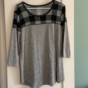 Mint condition, size medium mid sleeve